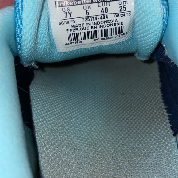 Women’s Nike runners - Picture 3 of 3